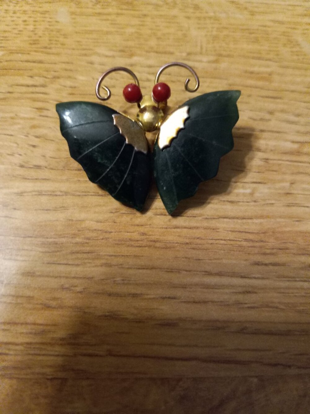 VINTAGE JADE w CORAL EYES BUTTERFLY BROOCH PIN PENDANT